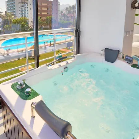 Апартаменты Savanna Beach. Amazing With Jacuzzi