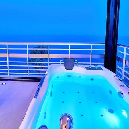 Savanna Beach. Amazing With Jacuzzi *