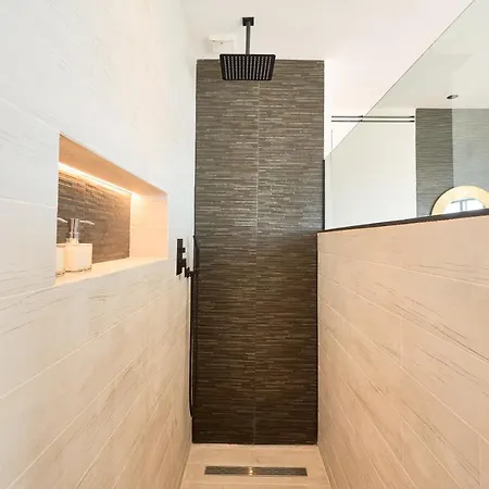 Savanna Beach. Amazing With Jacuzzi * Torremolinos