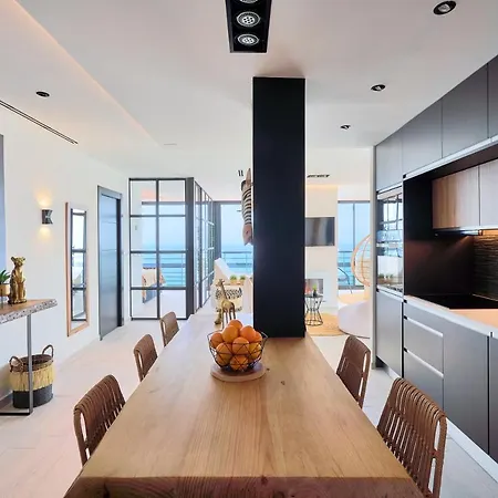 Savanna Beach. Amazing With Jacuzzi 토레몰리노스