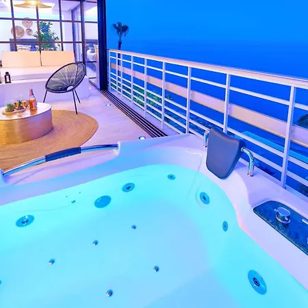 Savanna Beach. Amazing With Jacuzzi *