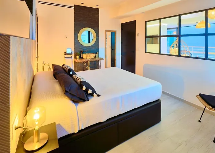 Apartment Savanna Beach. Amazing With Jacuzzi Torremolinos