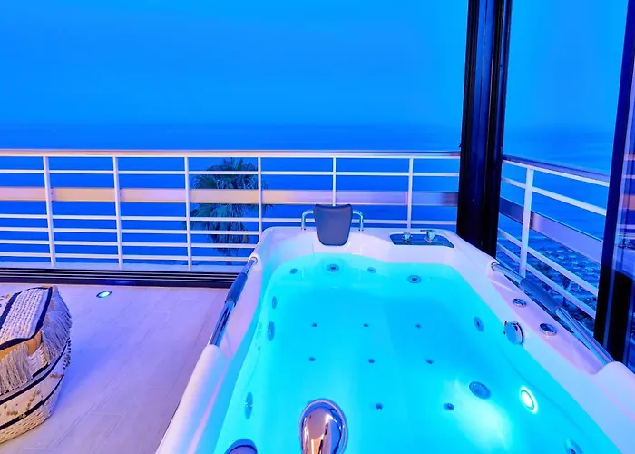 Savanna Beach. Amazing With Jacuzzi *