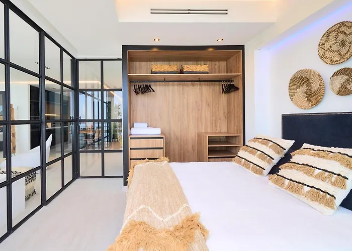 Savanna Beach. Amazing With Jacuzzi Apartment