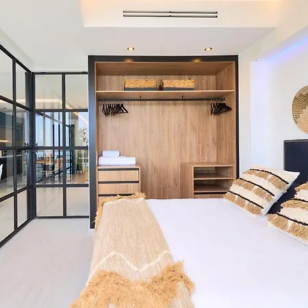 Savanna Beach. Amazing With Jacuzzi Apartament