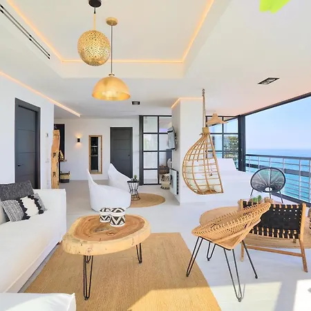 Savanna Beach. Amazing With Jacuzzi