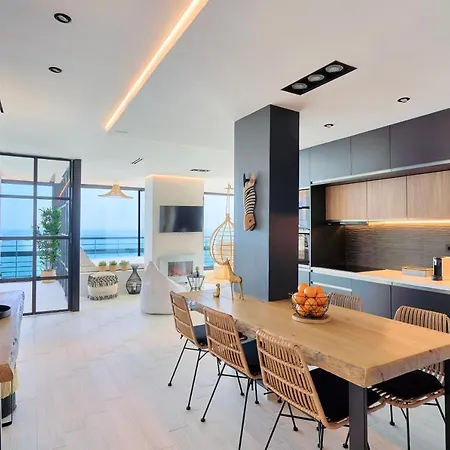 Savanna Beach. Amazing With Jacuzzi Apartament *