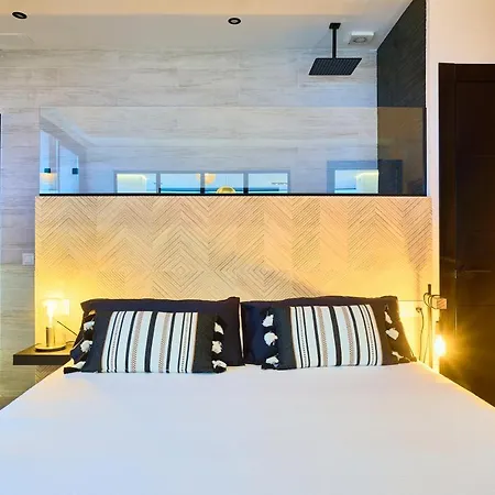 Savanna Beach. Amazing With Jacuzzi Apartament *