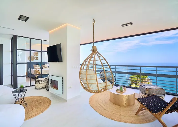 Savanna Beach. Amazing With Jacuzzi Торремолінос