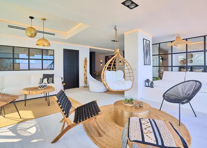 Savanna Beach. Amazing With Jacuzzi Торремолінос