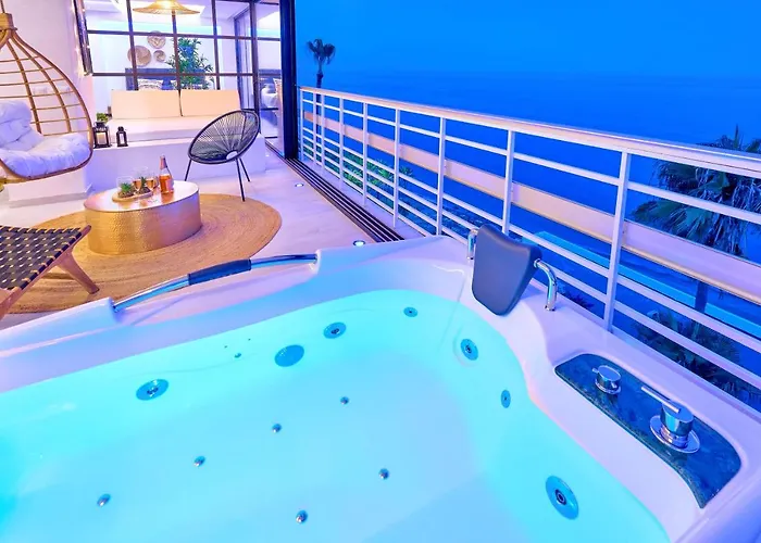 Savanna Beach. Amazing With Jacuzzi *