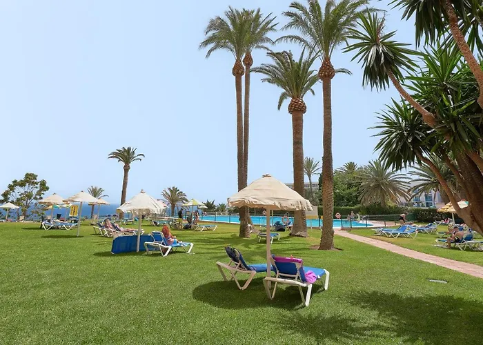 Апартаменти Savanna Beach. Amazing With Jacuzzi